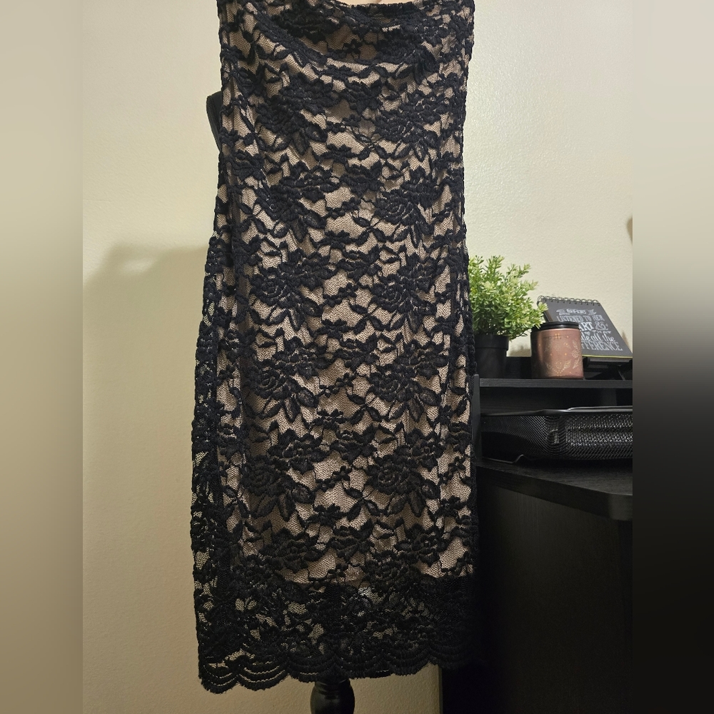 Dress - Picture 5 of 8
